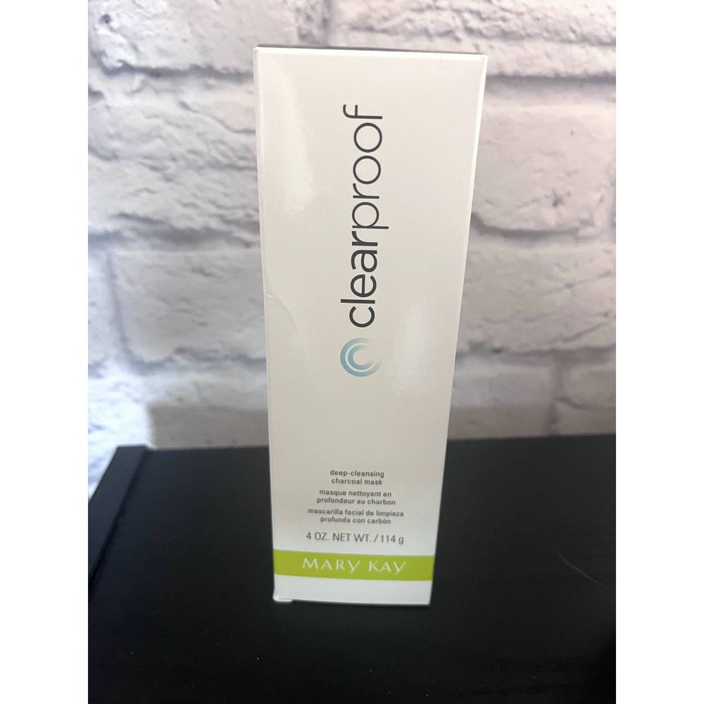 Deep cleansing charcoal mask